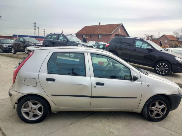 fiat punto 1 3i besplatni mali oglasi