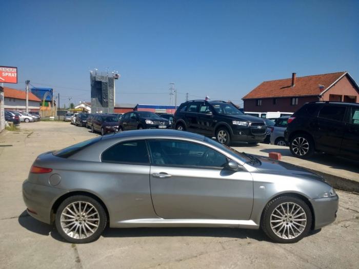 alfa romeo gt 1 9jtd besplatni mali oglasi