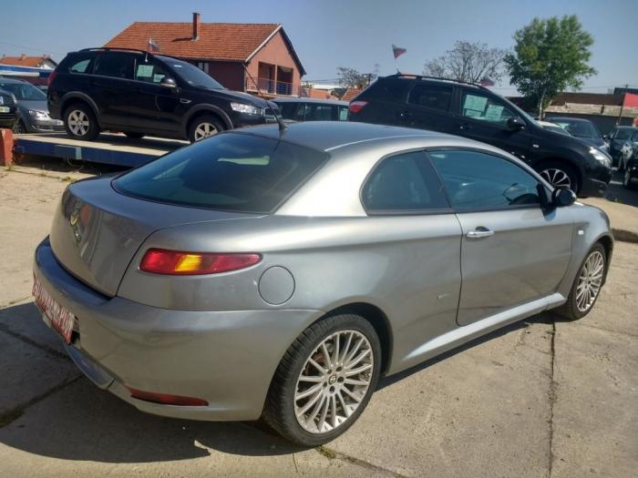 alfa romeo gt 1 9jtd besplatni mali oglasi