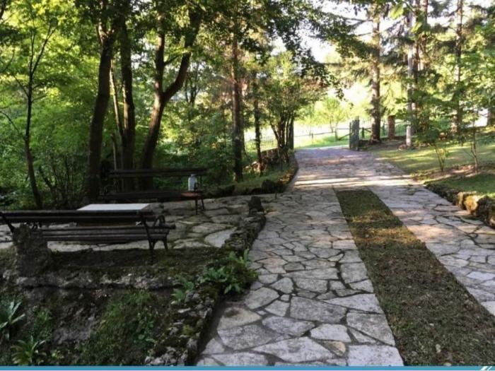 kuća sa imanjem u selu ba ljig besplatni mali oglasi