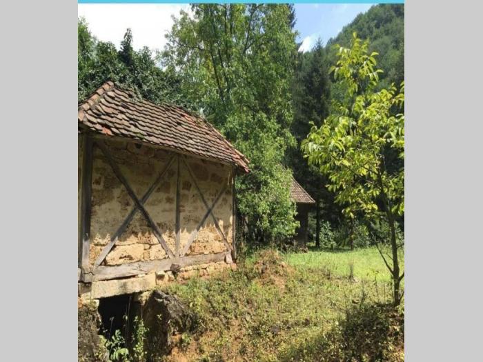 kuća sa imanjem u selu ba ljig besplatni mali oglasi