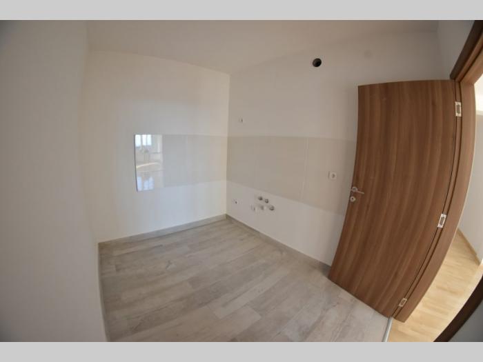 na prodaju petosoban lux stan nova pazova besplatni mali oglasi
