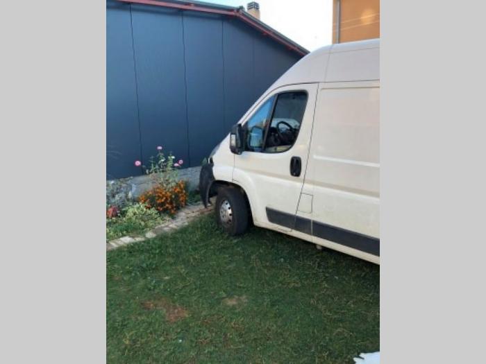 delovi za kombi vozilo besplatni mali oglasi