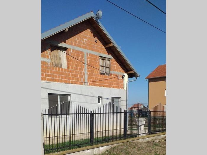 kuća u bečmenu, opština surčin besplatni mali oglasi