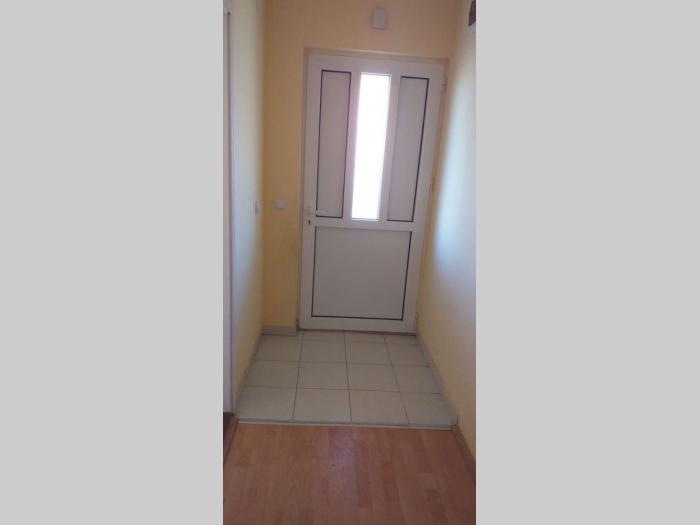 kuća u bečmenu, opština surčin besplatni mali oglasi