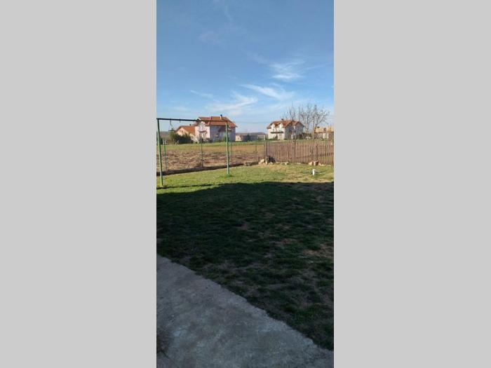 kuća u bečmenu, opština surčin besplatni mali oglasi