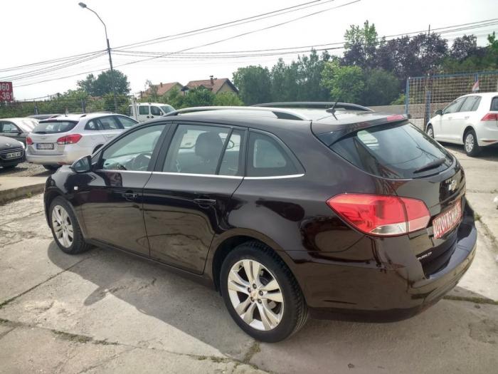 chevrolet cruze 1 8i besplatni mali oglasi