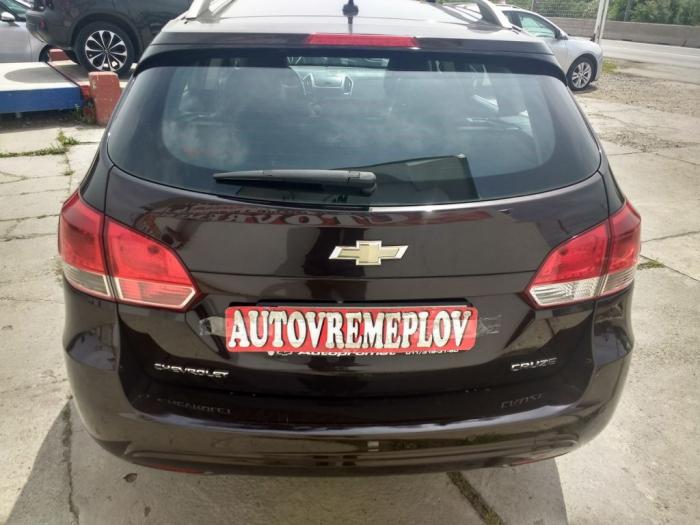 chevrolet cruze 1 8i besplatni mali oglasi