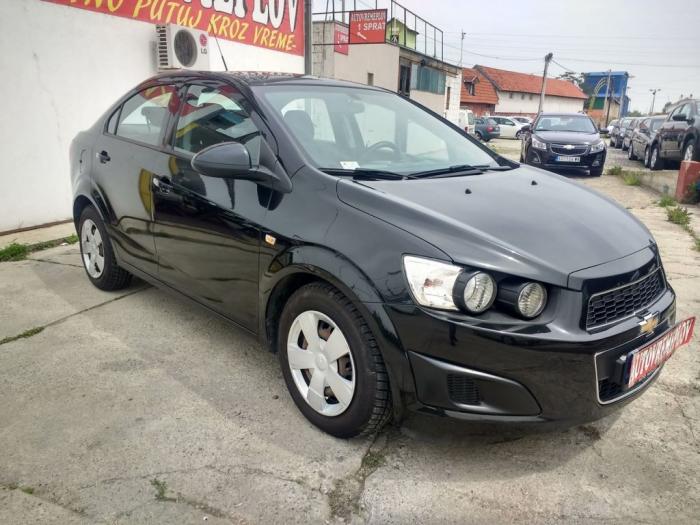 chevrolet aveo 1 4i besplatni mali oglasi