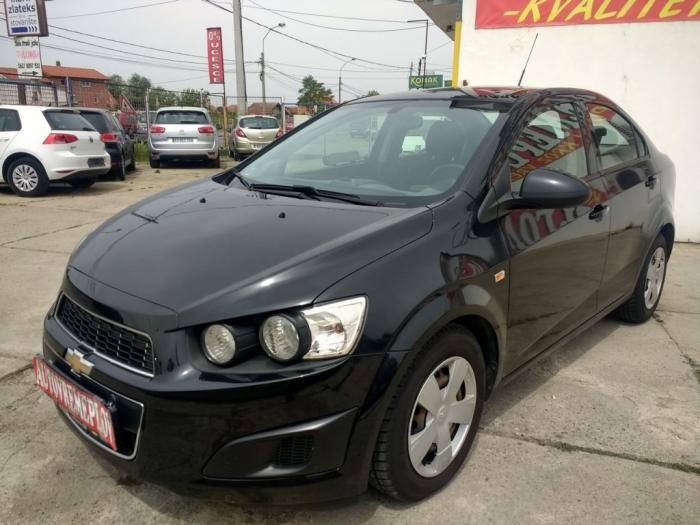 chevrolet aveo 1 4i besplatni mali oglasi