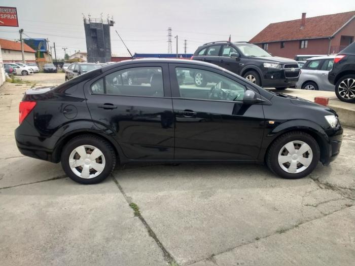 chevrolet aveo 1 4i besplatni mali oglasi