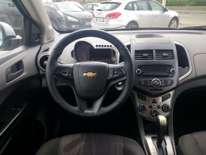 chevrolet aveo 1 4i besplatni mali oglasi