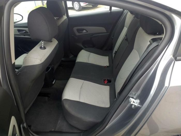 chevrolet cruze 1 6i ls plus besplatni mali oglasi