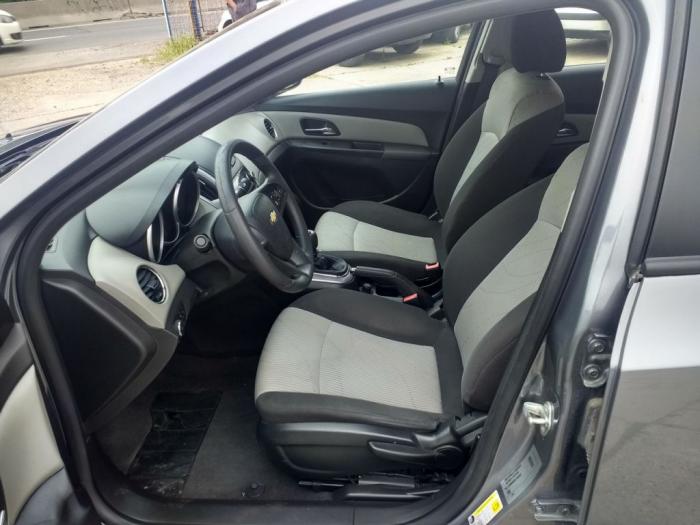 chevrolet cruze 1 6i ls plus besplatni mali oglasi