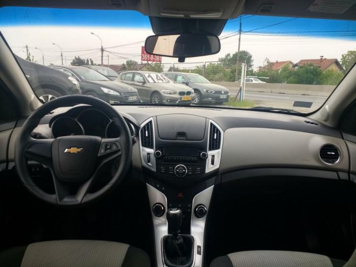 chevrolet cruze 1 6i ls plus besplatni mali oglasi