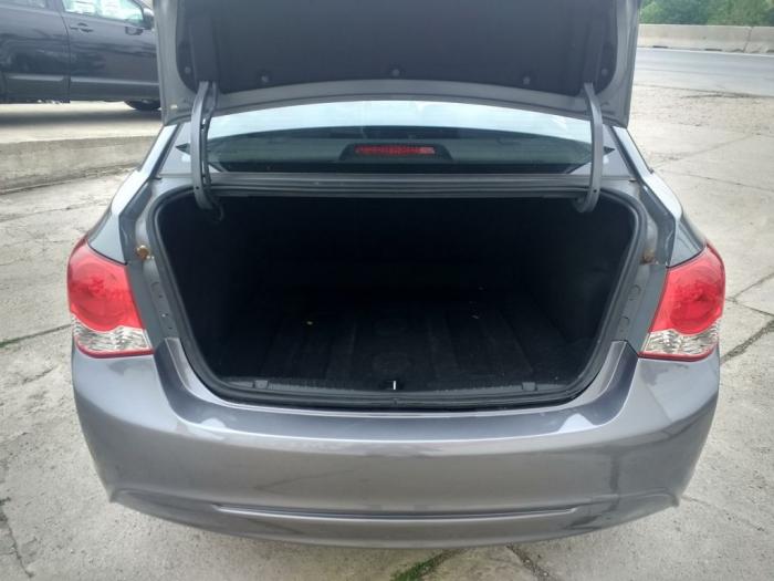 chevrolet cruze 1 6i ls plus besplatni mali oglasi