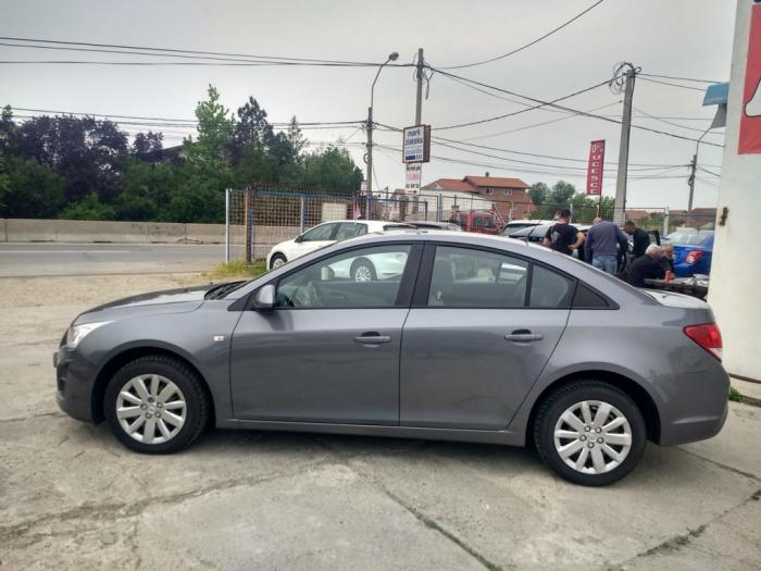 chevrolet cruze 1 6i ls plus besplatni mali oglasi