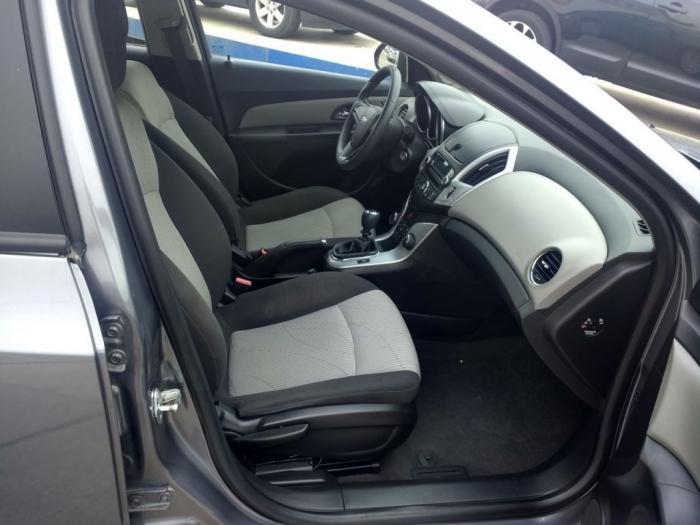 chevrolet cruze 1 6i ls plus besplatni mali oglasi