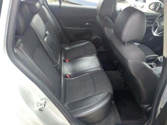 chevrolet cruze 1 8sw lt2 besplatni mali oglasi