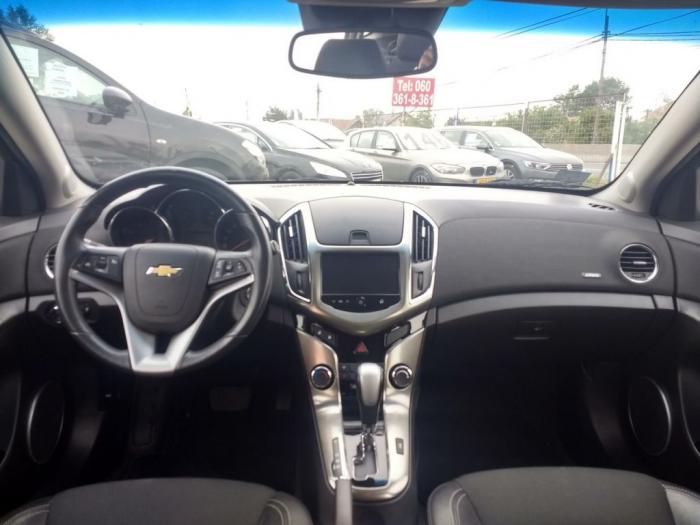 chevrolet cruze 1 8sw lt2 besplatni mali oglasi