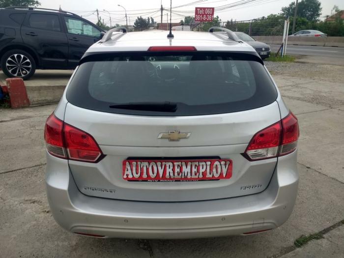 chevrolet cruze 1 8sw lt2 besplatni mali oglasi