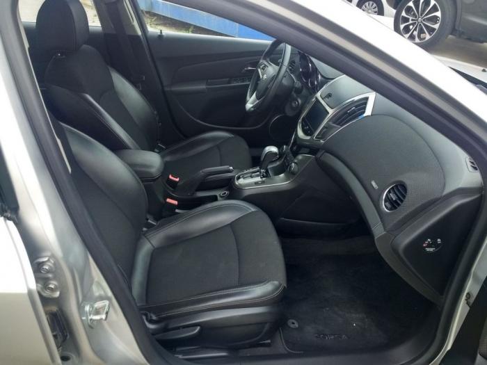 chevrolet cruze 1 8sw lt2 besplatni mali oglasi