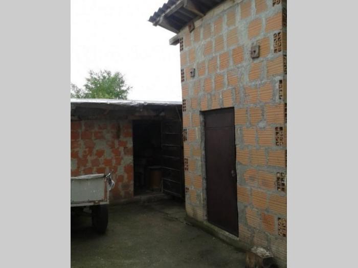 prodajem kuću u gardinovcima besplatni mali oglasi