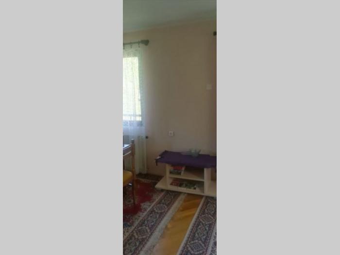 prodajem vikendicu na zlataru sa velikim placem besplatni mali oglasi