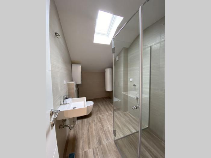 lux duplex stan na lekinom brdu besplatni mali oglasi