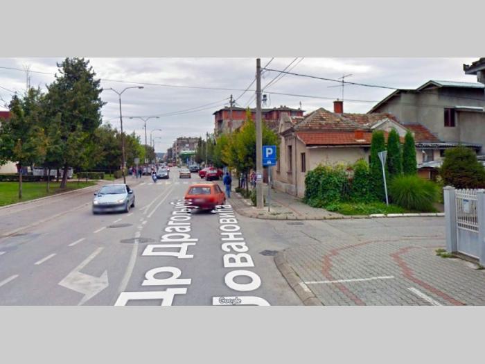 prodajem kuću u centru paraćina besplatni mali oglasi