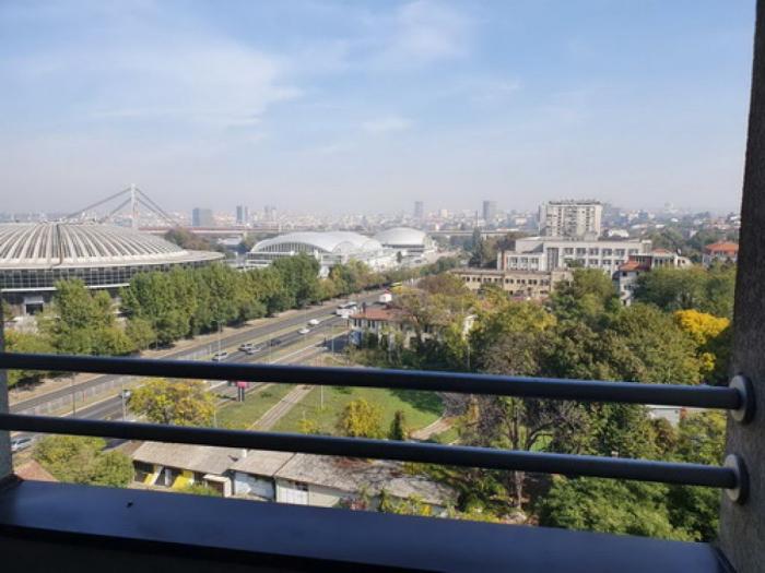 prodajem trosoban stan na senjaku u ulici bulevar vojvode mišića besplatni mali oglasi