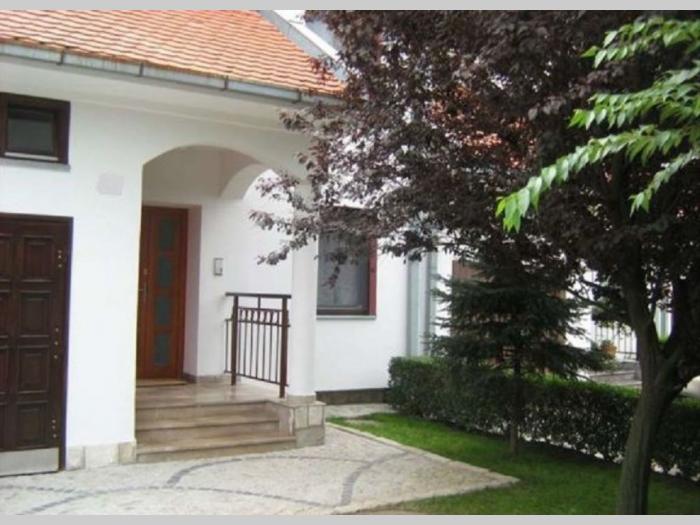 prodajem kuću u vrscu besplatni mali oglasi