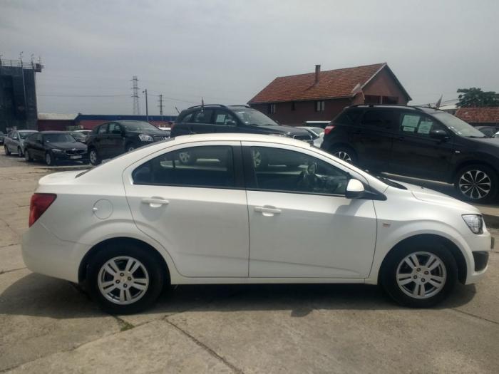 chevrolet aveo 1 2lt besplatni mali oglasi