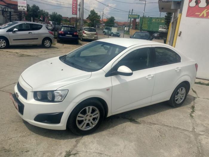chevrolet aveo 1 2lt besplatni mali oglasi