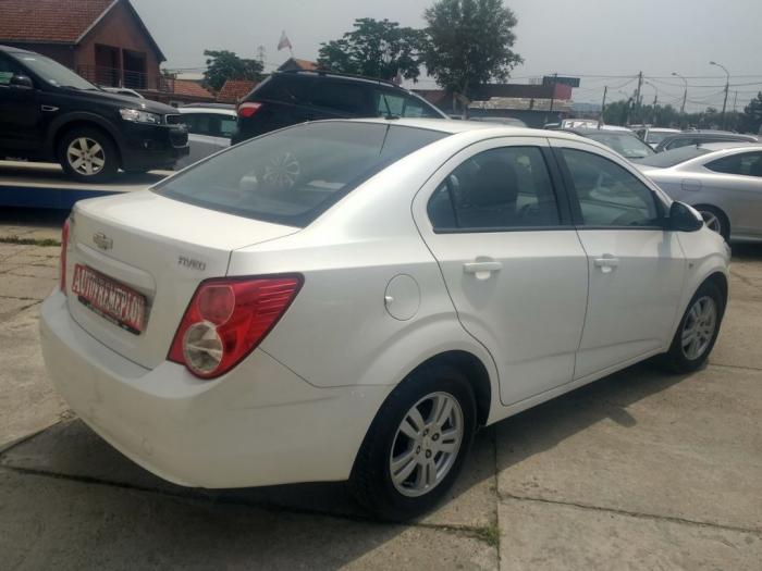 chevrolet aveo 1 2lt besplatni mali oglasi