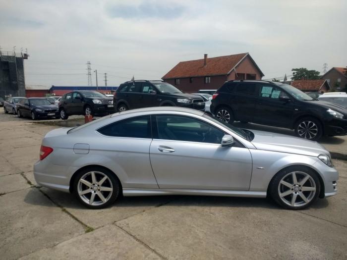 mercedes benz c 180 besplatni mali oglasi