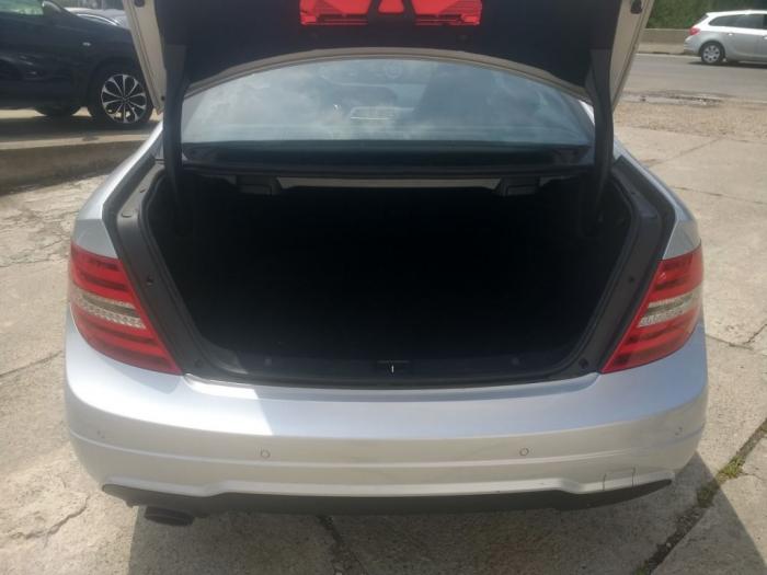 mercedes benz c 180 besplatni mali oglasi