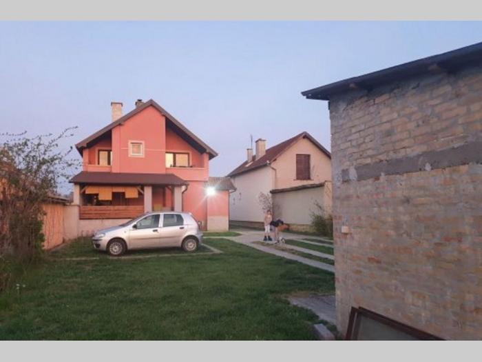 dve kuće u somboru besplatni mali oglasi