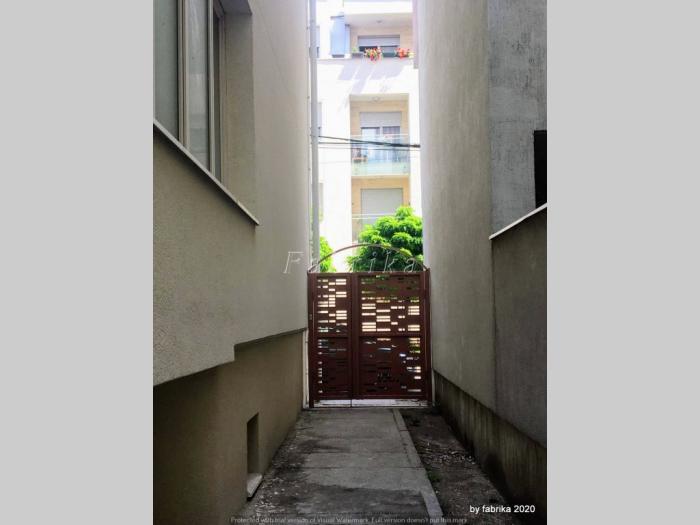 vračar, crveni krst, lep uknjižen salonski stan 52m2 besplatni mali oglasi