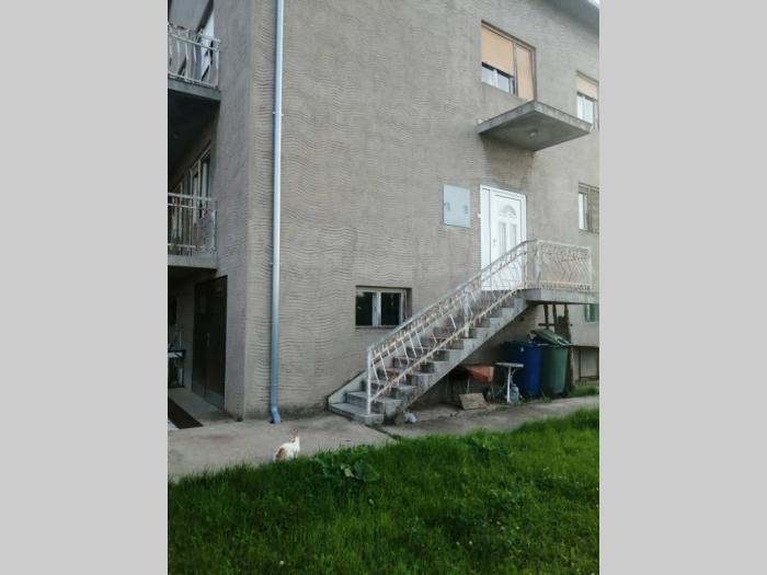 izdajem kuću u sremčici besplatni mali oglasi