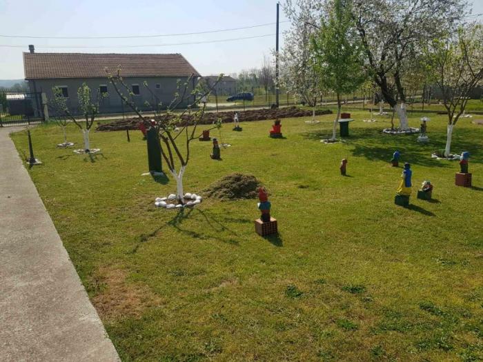 danilvgrad, novo selo, kuća i plac besplatni mali oglasi