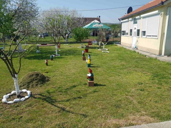 danilvgrad, novo selo, kuća i plac besplatni mali oglasi