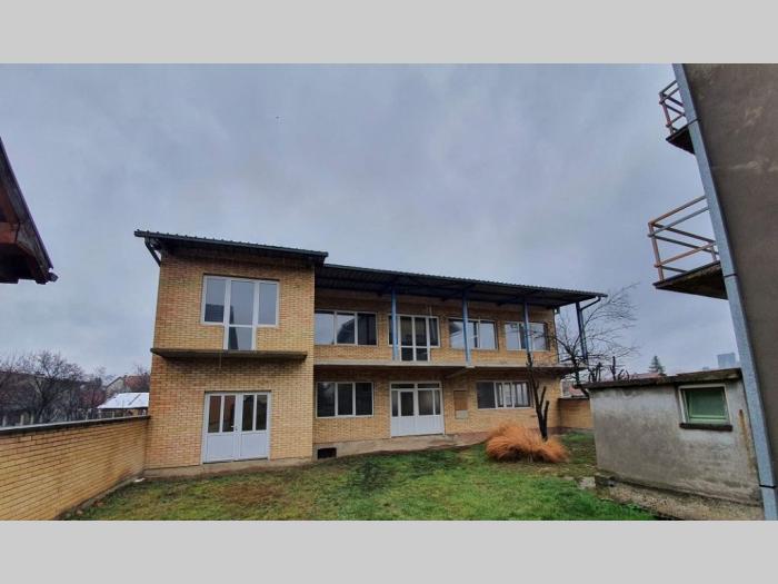 kuća sa poslovnim prostorom inđija besplatni mali oglasi