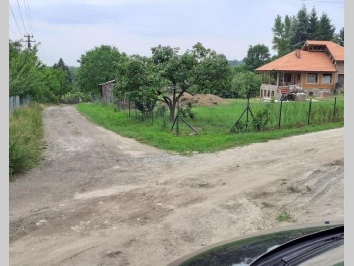 plac na trešnji prodaja besplatni mali oglasi