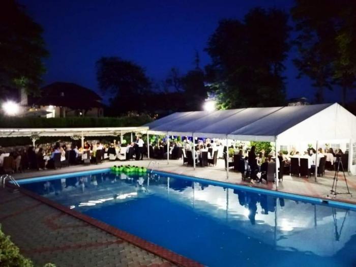 atos (srebrno jezero) vila, restoran i bazen besplatni mali oglasi