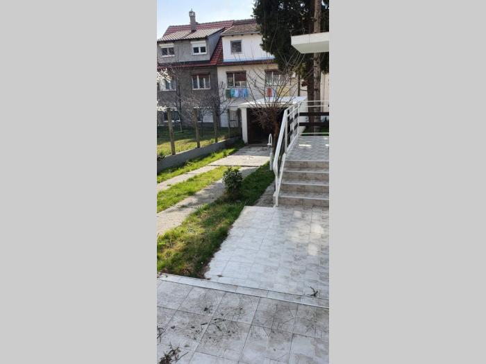 prodajem kuću u kaluđerici besplatni mali oglasi