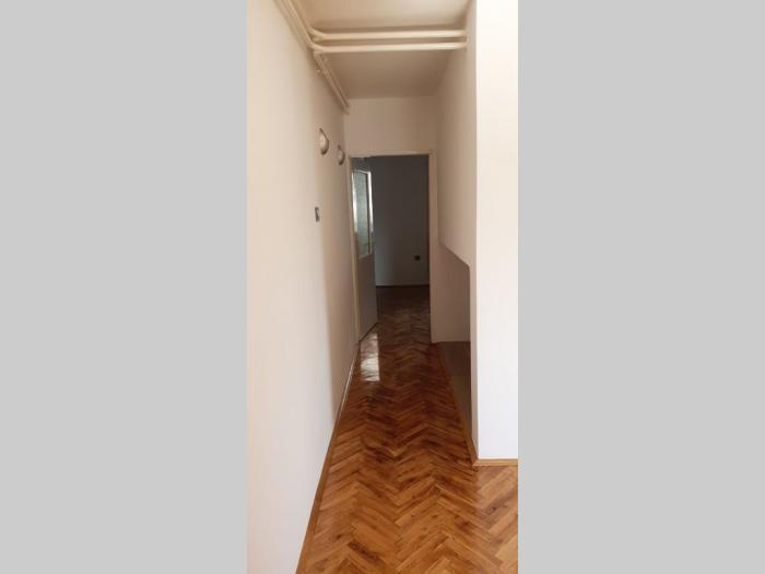 prodajem kuću u kaluđerici besplatni mali oglasi
