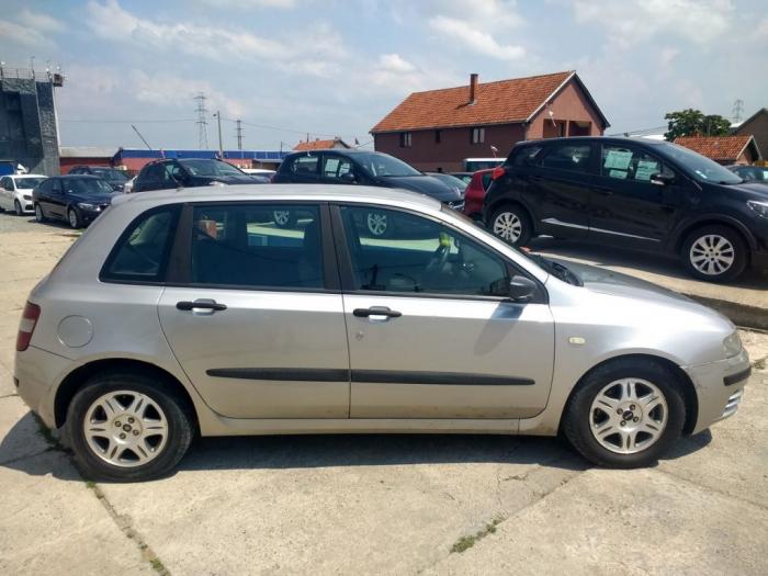fiat stilo 1 9jtd besplatni mali oglasi