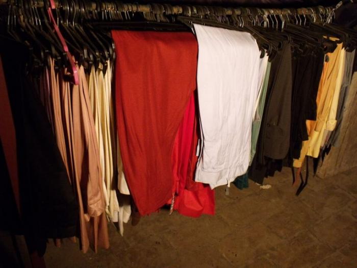 rasprodaja garderobe na veliko ili malo besplatni mali oglasi