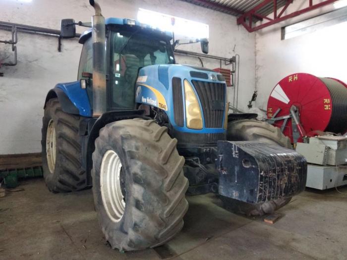 prodajem traktor new holland t8040 besplatni mali oglasi